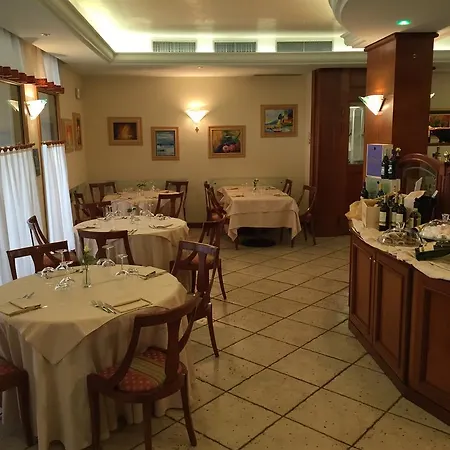 酒店 Del Borgo 3*